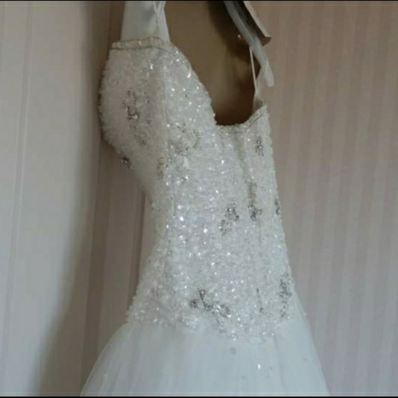 A-Line Style Wedding Dress - Picture 4 of 8